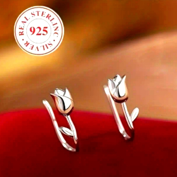 Tulip Stud Earrings 18K White Gold Plated over Sterling Silver - Picture 1 of 2